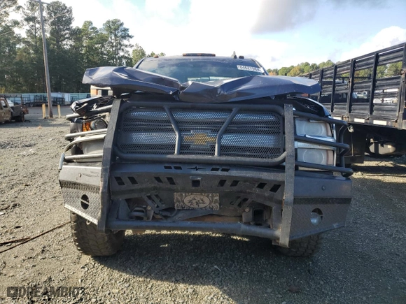 2015 Chevrolet Silverado 3500HD LTZ with VIN 1GC4K0E83FF587522, listed as a Copart auction lot 84627984 with 133,935 mi miles and Salvage Title. Bid and sale history available at carsss.com. Image 5.