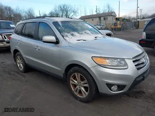 2012 Hyundai Santa Fe SE with VIN 5XYZHDAG2CG121355, listed as a IAAI auction lot 40835978 with 181,530 mi miles. Bid and sale history available at carsss.com. Image 1.