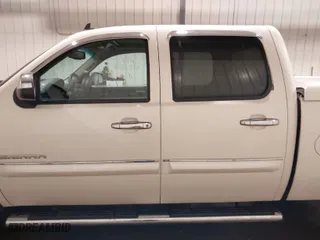 2013 GMC Sierra 1500 SLT with VIN 3GTP2WE76DG197565, listed as a IAAI auction lot 41344388 with 134,972 mi miles. Bid and sale history available at carsss.com. Image 14.