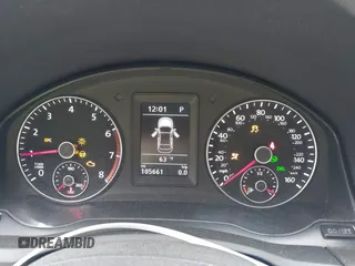 2014 Volkswagen Eos Komfort with VIN WVWBW8AH2EV001719, listed as a IAAI auction lot 42080290 with 105,661 mi miles and . Bid and sale history available at DreamBid. Image 7.