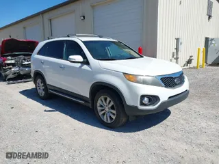 2011 Kia Sorento LX with VIN 5XYKT4A24BG179633, listed as a IAAI auction lot 41824955 with 139,628 mi miles. Bid and sale history available at carsss.com. Image 1.