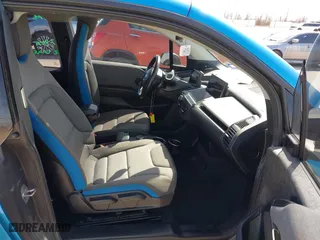 2017 BMW i3 with VIN WBY1Z8C50HV551025, listed as a IAAI auction lot 41722975 with 85,709 mi miles. Bid and sale history available at carsss.com. Image 5.