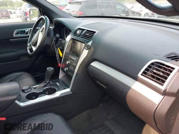 2015 Ford Explorer XLT z VIN 1FM5K8D86FGC55407, wystawiony jako IAAI lot #42396425 z przebiegiem 161 345 mil mil oraz . Historia ofert i sprzedaży dostępna na DreamBid. Obrazek 5.