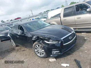 2014 Infiniti Q50 z VIN JN1BV7AP7EM677449, wystawiony jako IAAI lot #42278173 z przebiegiem 116 357 mil mil oraz . Historia ofert i sprzedaży dostępna na DreamBid. Obrazek 1.