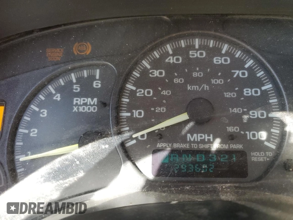 2000 GMC Yukon SLE with VIN 1GKEK13T3YJ107596, listed as a Copart auction lot 83326244 with 293,602 mi miles and Salvage Title. Bid and sale history available at carsss.com. Image 9.