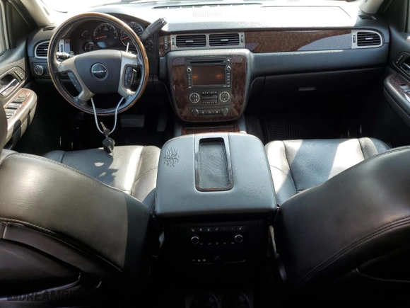 2009 GMC Yukon Denali with VIN 1GKFK03229R241119, listed as a Copart auction lot 70960204 with 263,755 mi miles and Salvage Title. Bid and sale history available at carsss.com. Image 8.