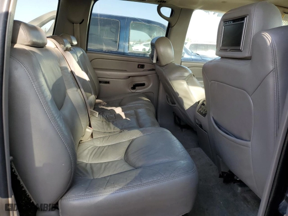 2004 Chevrolet Suburban LT with VIN 1GNFK16T24J154454, listed as a Copart auction lot 45388505 with NaN miles and Salvage Title. Bid and sale history available at carsss.com. Image 11.