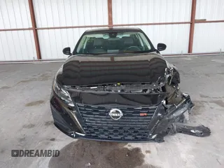 2024 Nissan Altima SR z VIN 1N4BL4CV9RN372862, wystawiony jako IAAI lot #42377093 z przebiegiem 27 176 mil mil oraz . Historia ofert i sprzedaży dostępna na DreamBid. Obrazek 12.