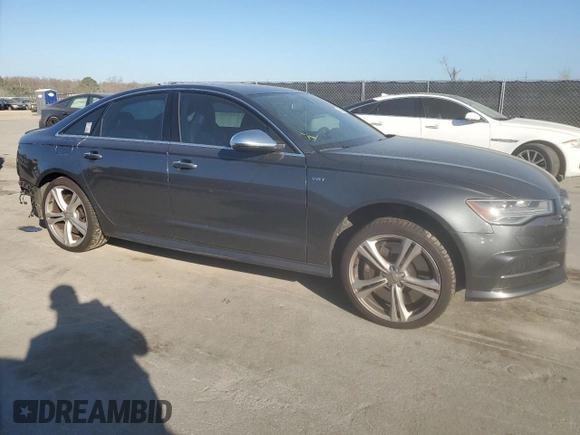 2018 Audi S6 Premium Plus z VIN WAUFFAFC2JN024432, wystawiony jako Copart lot #44384175 z przebiegiem 61 014 mil mil oraz Szkoda całkowita • Salvage title. Historia ofert i sprzedaży dostępna na DreamBid. Obrazek 4.