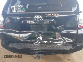 2018 Toyota 4Runner SR5 with VIN JTEBU5JR0J5607121, listed as a IAAI auction lot 42042949 with 156,625 mi miles and . Bid and sale history available at DreamBid. Image 6.