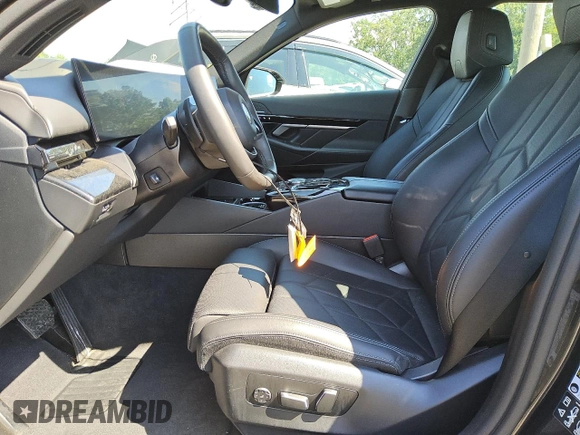 2024 BMW 5 Series 530i xDrive with VIN WBA53FJ03RCS08462, listed as a Copart auction lot 62658145 with 32,323 mi miles and Clean title. Bid and sale history available at DreamBid. Image 7.