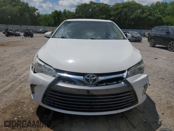 2015 Toyota Camry XLE z VIN 4T4BF1FK7FR480451, wystawiony jako Copart lot #56306545 z przebiegiem 175 173 mil mil oraz Szkoda całkowita • Salvage title. Historia ofert i sprzedaży dostępna na DreamBid. Obrazek 5.