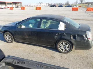 2005 Nissan Altima 2.5 S with VIN 1N4AL11DX5N496959, listed as a IAAI auction lot 41801631 with 190,433 mi miles. Bid and sale history available at carsss.com. Image 15.