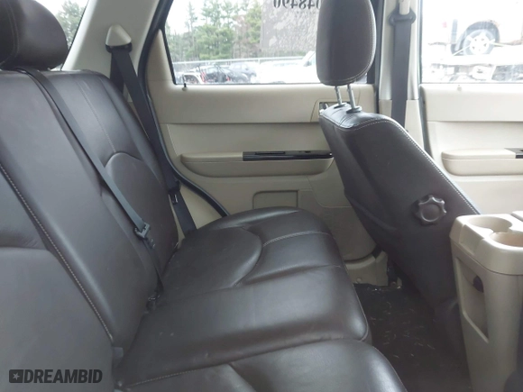 2008 Mazda Tribute Touring with VIN 4F2CZ961X8KM28763, listed as a IAAI auction lot 42048490 with 158,361 mi miles. Bid and sale history available at carsss.com. Image 8.