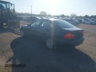 2002 BMW 3 Series 325i with VIN WBAEV33442PD55190, listed as a IAAI auction lot 41838076 with 119,255 mi miles. Bid and sale history available at carsss.com. Image 3.