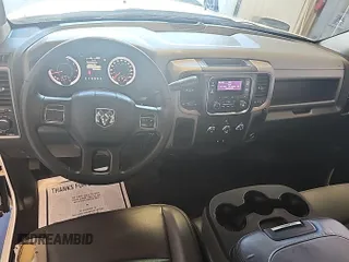 2013 Ram 1500 Tradesman z VIN 1C6RR6FP9DS560721, wystawiony jako IAAI lot #42598892 z przebiegiem 224 498 mil mil oraz . Historia ofert i sprzedaży dostępna na DreamBid. Obrazek 6.