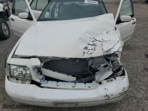 2000 Ford Crown Victoria LX with VIN 2FAFP74W4YX120352, listed as a Copart auction lot 79833264 with 0 mi miles and Salvage Title. Bid and sale history available at carsss.com. Image 11.