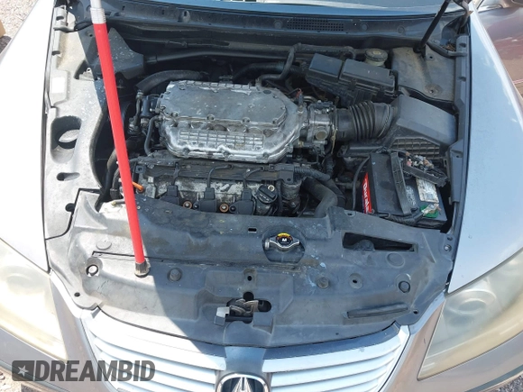 2006 Acura RL with VIN JH4KB16536C010572, listed as a IAAI auction lot 42562533 with 351,065 mi miles and . Bid and sale history available at DreamBid. Image 10.