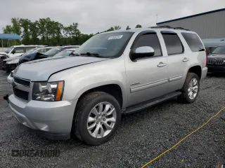 2013 Chevrolet Tahoe LT z VIN 1GNSKBE08DR273008, wystawiony jako Copart lot #54589265 z przebiegiem 160 118 mil mil oraz Szkoda całkowita • Salvage title. Historia ofert i sprzedaży dostępna na DreamBid. Obrazek 1.
