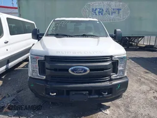 2019 Ford Super Duty F-250 SRW XL with VIN 1FDBF2A66KEG59711, listed as a IAAI auction lot 42058973 with 113,086 mi miles. Bid and sale history available at carsss.com. Image 12.