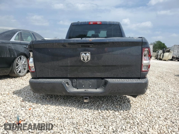 2018 Ram 1500 Express z VIN 1C6RR6FT6JS216921, wystawiony jako Copart lot #52891955 z przebiegiem 143 371 mil mil oraz Szkoda całkowita • Salvage title. Historia ofert i sprzedaży dostępna na DreamBid. Obrazek 6.