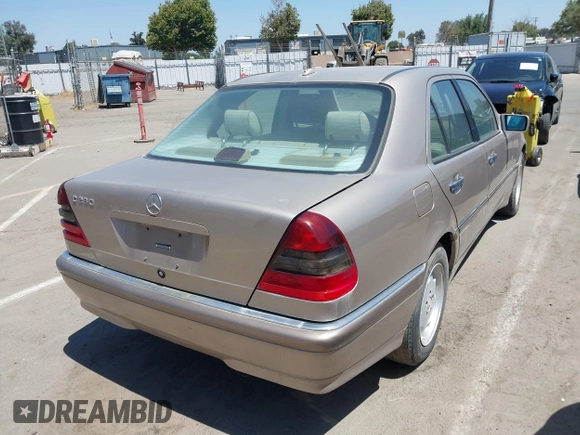 2000 Mercedes-Benz C 230/260/280/320 z VIN WDBHA29G1YA802945, wystawiony jako IAAI lot #42524661 z przebiegiem 161 227 mil mil oraz . Historia ofert i sprzedaży dostępna na DreamBid. Obrazek 4.
