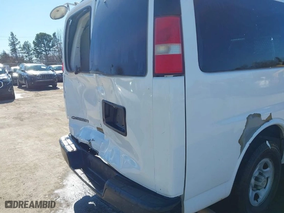 2008 Chevrolet Express Cargo Van with VIN 1GCFG15X381153012, listed as a IAAI auction lot 41695021 with 134,678 mi miles. Bid and sale history available at carsss.com. Image 18.