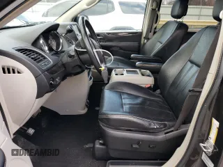 2015 Chrysler Town & Country LX with VIN 2C4RC1AG6FR675771, listed as a Copart auction lot 82665674 with 146,636 mi miles and Salvage Title. Bid and sale history available at carsss.com. Image 7.