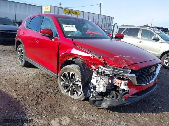 2022 Mazda CX-5 2.5 S Premium Package with VIN JM3KFBDM1N0540200, listed as a IAAI auction lot 40949035 with NaN miles. Bid and sale history available at carsss.com. Image 6.