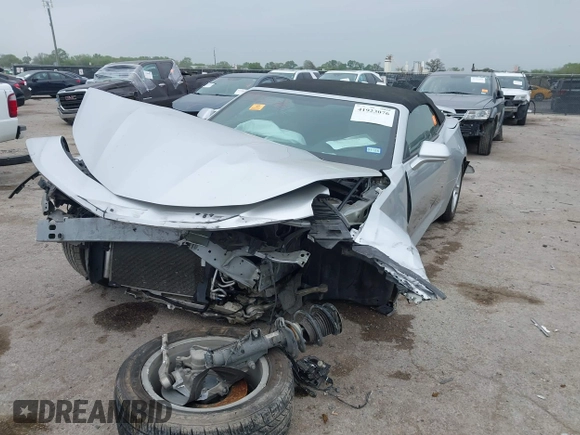 2019 Chevrolet Camaro 1LT with VIN 1G1FB3DS9K0133305, listed as a IAAI auction lot 41923076 with 78,371 mi miles and . Bid and sale history available at DreamBid. Image 2.