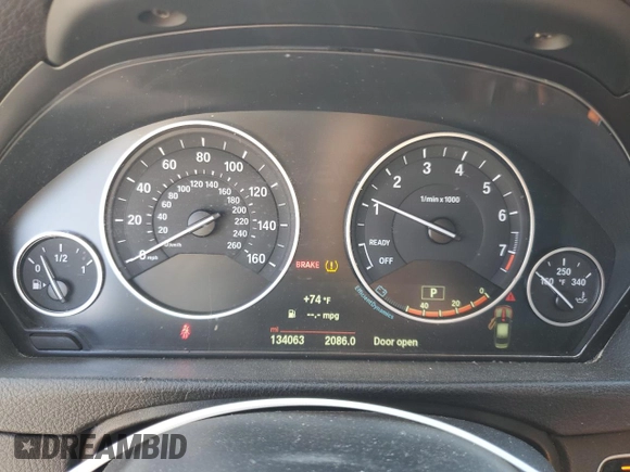 2015 BMW 3 Series 320i xDrive z VIN WBA3C3G51FNT53248, wystawiony jako Copart lot #48796835 z przebiegiem 134 063 mil mil oraz Szkoda całkowita • Salvage title. Historia ofert i sprzedaży dostępna na DreamBid. Obrazek 9.