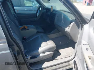 1998 Ford Explorer XL с VIN 1FMZU32E8WZC22954, выставлен на аукционе IAAI как лот 42805072 с пробегом 244 775 миль миль и . История ставок и продаж доступна на DreamBid. Изображение 5.