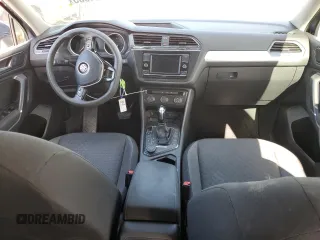 2018 Volkswagen Tiguan S z VIN 3VV0B7AXXJM092765, wystawiony jako Copart lot #57324885 z przebiegiem 156 441 mil mil oraz Szkoda całkowita • Salvage title. Historia ofert i sprzedaży dostępna na DreamBid. Obrazek 8.