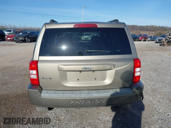 2008 Jeep Patriot Sport with VIN 1J8FF28W68D597262, listed as a IAAI auction lot 41835386 with 120,266 mi miles. Bid and sale history available at carsss.com. Image 16.