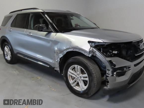 2021 Ford Explorer XLT with VIN 1FMSK7DHXMGB33126, listed as a Copart auction lot 55651595 with 61,895 mi miles and Salvage Title. Bid and sale history available at carsss.com. Image 1.