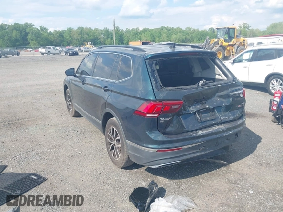 2018 Volkswagen Tiguan SEL z VIN 3VV2B7AX0JM047200, wystawiony jako IAAI lot #42221523 z przebiegiem 108 753 mil mil oraz . Historia ofert i sprzedaży dostępna na DreamBid. Obrazek 3.