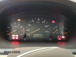 2002 Honda Accord EX z VIN 1HGCG165X2A008669, wystawiony jako Copart lot #41432445 z przebiegiem 260 397 mil mil oraz Czysty tytuł • Clean title. Historia ofert i sprzedaży dostępna na DreamBid. Obrazek 9.