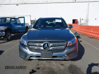 2019 Mercedes-Benz GLC 350e z VIN WDC0G5EB7KF619675, wystawiony jako IAAI lot #41549918 z przebiegiem 51 596 mil mil oraz . Historia ofert i sprzedaży dostępna na DreamBid. Obrazek 13.