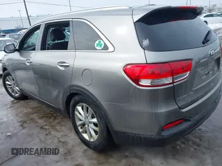 2018 Kia Sorento LX with VIN 5XYPGDA3XJG407247, listed as a IAAI auction lot 41639631 with 127,327 mi miles. Bid and sale history available at carsss.com. Image 3.