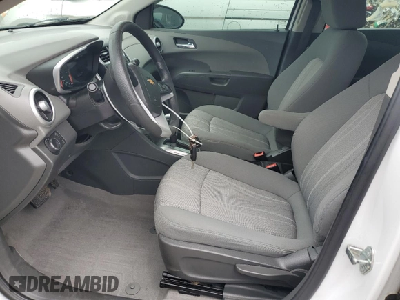 2017 Chevrolet Sonic LT с VIN 1G1JD5SH2H4133073, выставлен на аукционе Copart как лот 61479415 с пробегом 66 062 миль миль и Списание • Salvage title. История ставок и продаж доступна на DreamBid. Изображение 7.