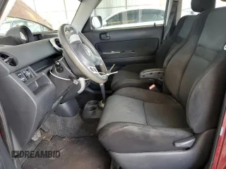 2006 Scion xB z VIN JTLKT324564116303, wystawiony jako Copart lot #54587965 z przebiegiem 164 087 mil mil oraz Szkody całkowita. Historia ofert i sprzedaży dostępna na DreamBid. Obrazek 7.