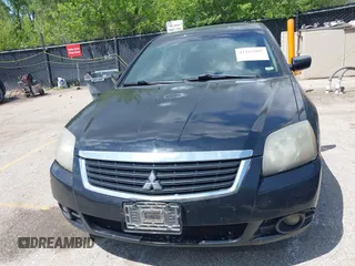 2009 Mitsubishi Galant ES z VIN 4A3AB36F89E028251, wystawiony jako IAAI lot #42165985 z przebiegiem 213 036 mil mil oraz . Historia ofert i sprzedaży dostępna na DreamBid. Obrazek 6.