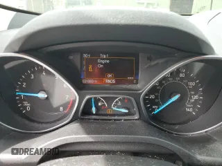 2017 Ford Escape S z VIN 1FMCU0F7XHUD20786, wystawiony jako Copart lot #49641925 z przebiegiem 31 083 mil mil oraz Szkoda całkowita • Salvage title. Historia ofert i sprzedaży dostępna na DreamBid. Obrazek 9.