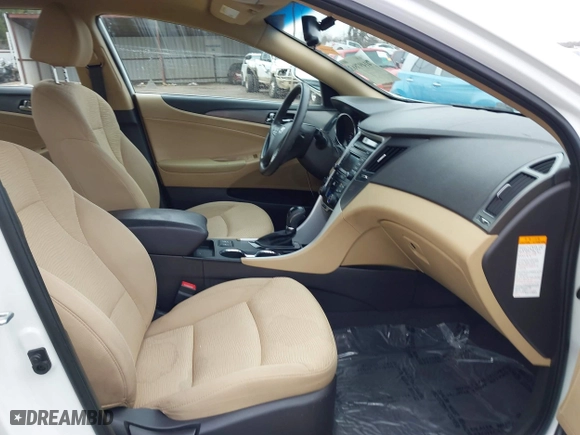 2015 Hyundai Sonata Hybrid Limited with VIN KMHEC4A44FA132151, listed as a IAAI auction lot 41497863 with 88,778 mi miles. Bid and sale history available at carsss.com. Image 5.