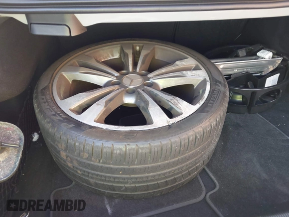 2014 Mercedes-Benz E-Class E 350 with VIN WDDKJ8JB2EF237510, listed as a IAAI auction lot 42122701 with 137,649 mi miles. Bid and sale history available at carsss.com. Image 12.