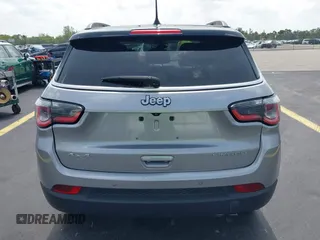 2018 Jeep Compass Limited with VIN 3C4NJDCB6JT131963, listed as a IAAI auction lot 42453633 with 96,782 mi miles and . Bid and sale history available at DreamBid. Image 16.