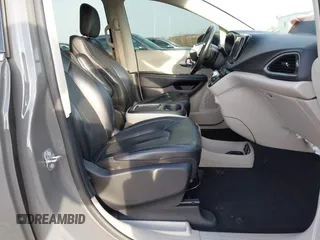 2021 Chrysler Pacifica Touring L with VIN 2C4RC1BG4MR598328, listed as a IAAI auction lot 41749306 with 78,035 mi miles and . Bid and sale history available at DreamBid. Image 5.