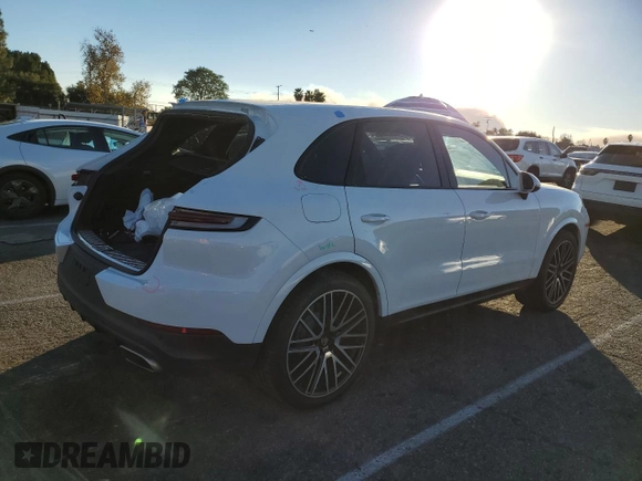2024 Porsche Cayenne z VIN WP1AA2AYXRDA09195, wystawiony jako Copart lot #87973845 z przebiegiem 5 050 mil mil oraz Szkoda całkowita • Salvage title. Historia ofert i sprzedaży dostępna na DreamBid. Obrazek 3.