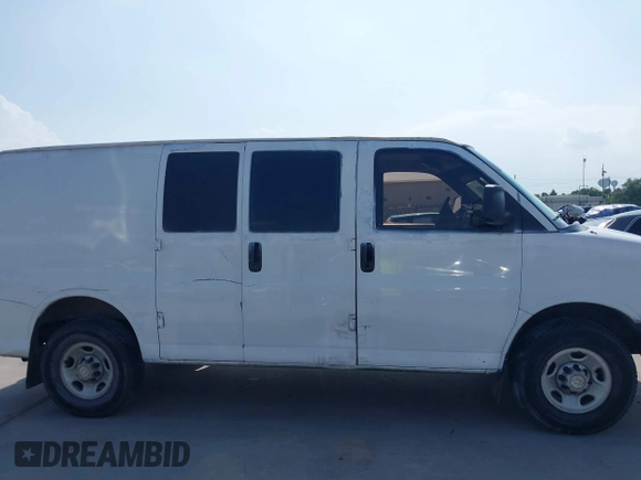 2007 Chevrolet Express Cargo with VIN 1GCGG25V471172398, listed as a IAAI auction lot 42429727 with 288,256 mi miles and . Bid and sale history available at DreamBid. Image 13.