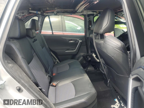 2021 Toyota RAV4 Hybrid XSE z VIN 2T3E6RFV8MW018615, wystawiony jako Copart lot #64646535 z przebiegiem 42 789 mil mil oraz Szkoda całkowita • Salvage title. Historia ofert i sprzedaży dostępna na DreamBid. Obrazek 11.